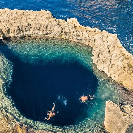 Camenzulli * Sliema