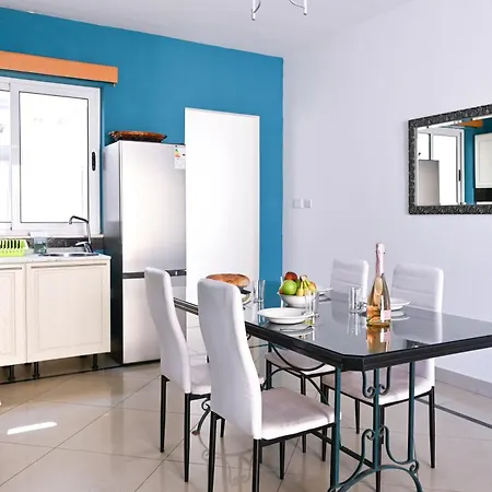 Camenzulli Apartment *